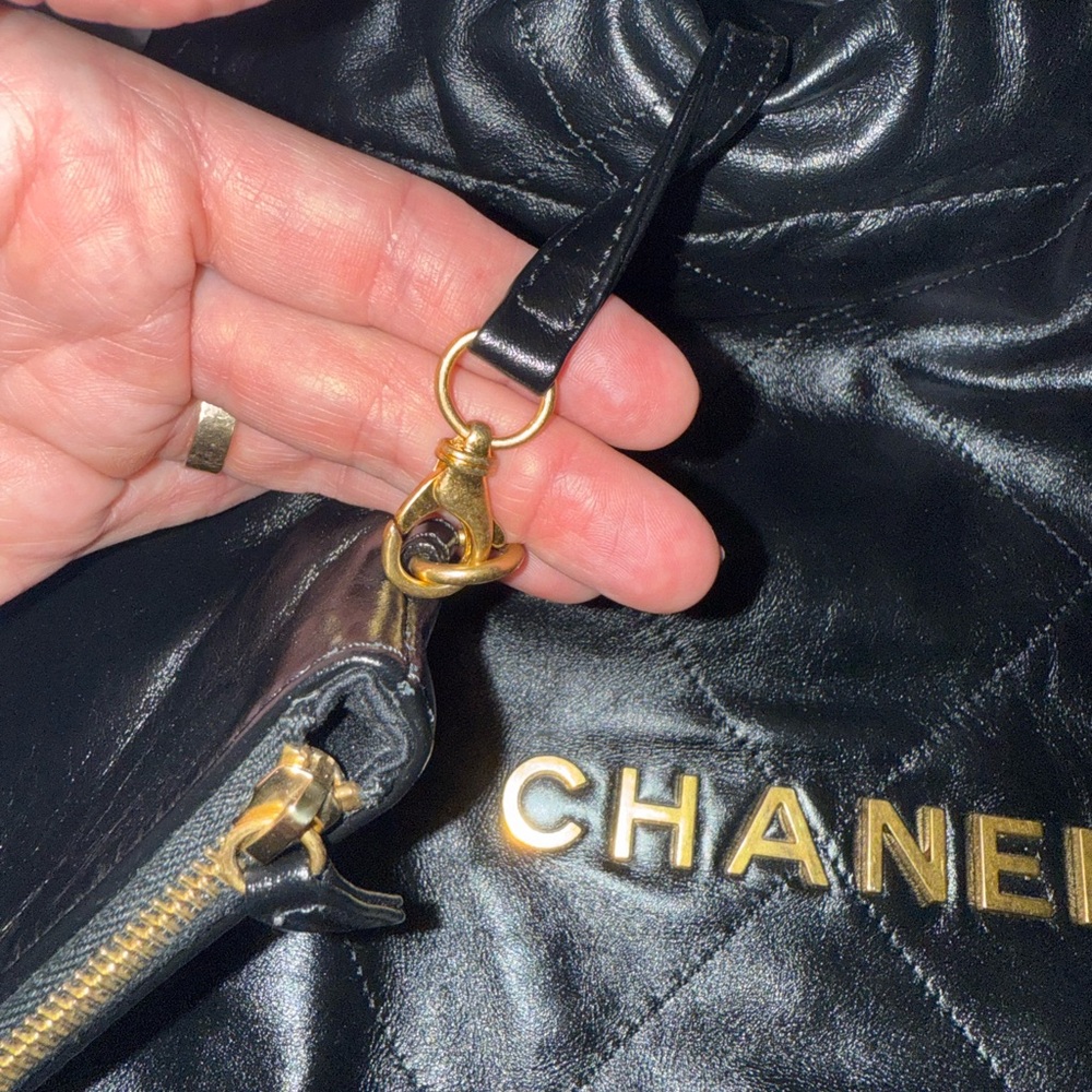 Chanel 22 Hobo Black Chain Shoulder Bag - Picture 4 of 14